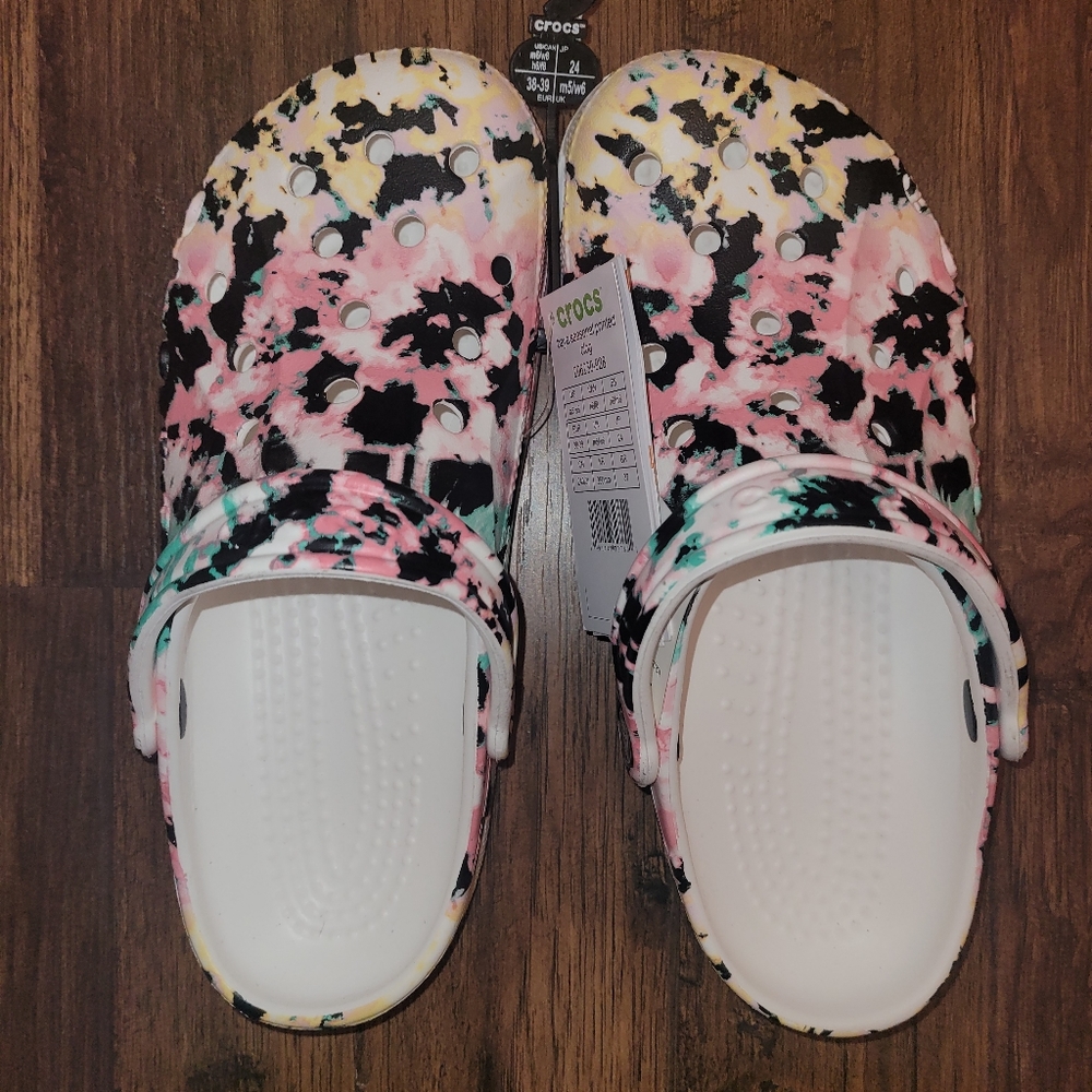 Crocs - Women's 8 / Men 6